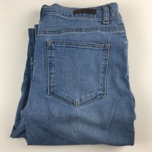 Lee Women’s 12 Medium Denim Blue Classic Jeans